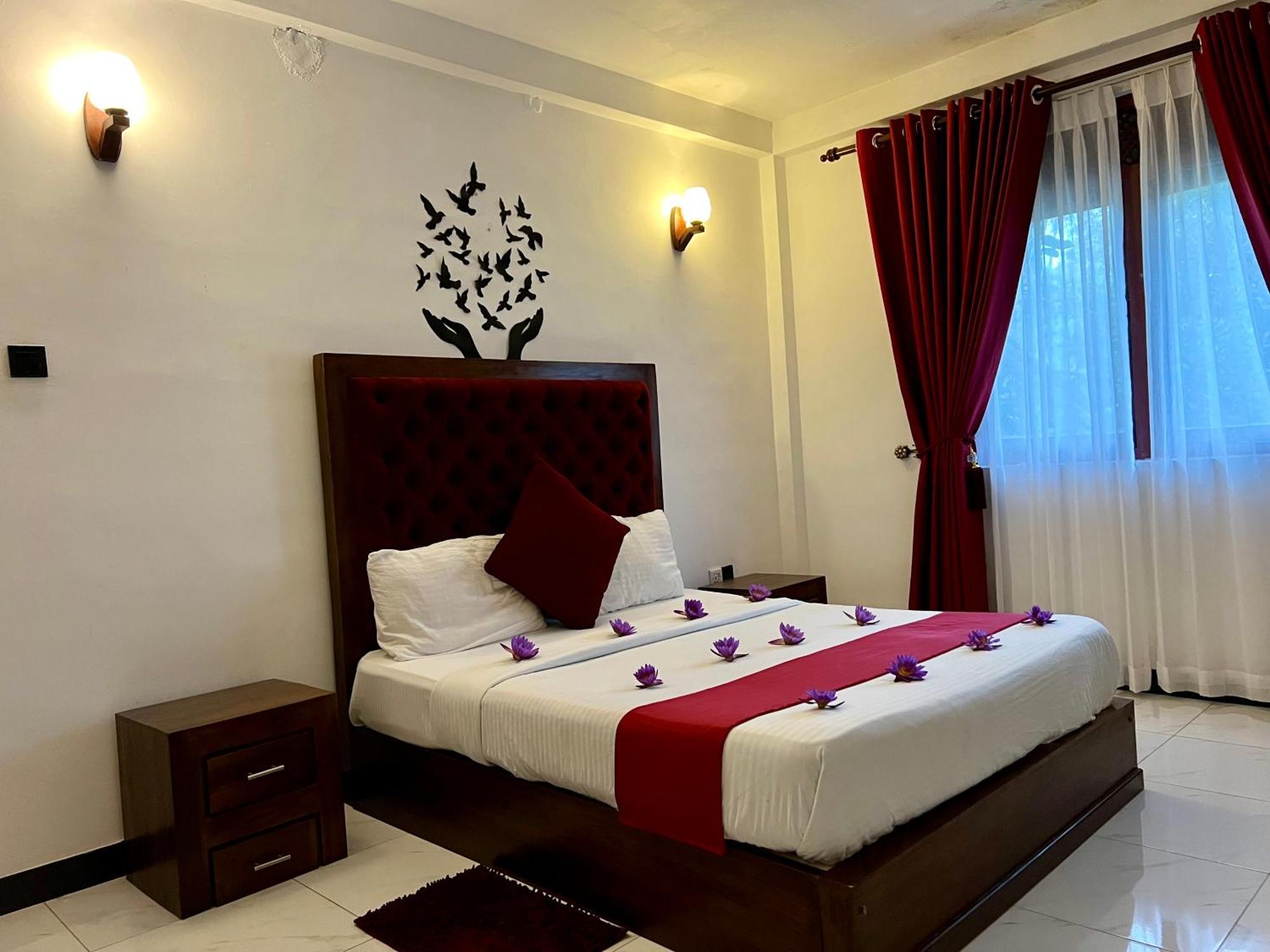 Heaven Breeze Hotel Kandy Exterior photo
