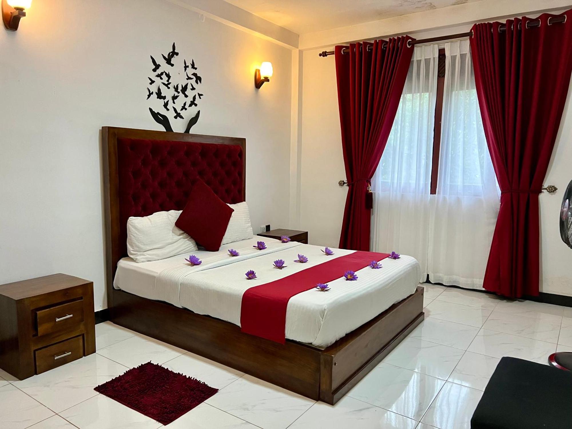 Heaven Breeze Hotel Kandy Exterior photo